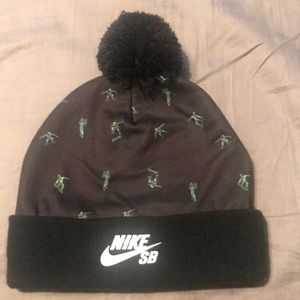 NIKE SB Youth Army figure Skate beanie
